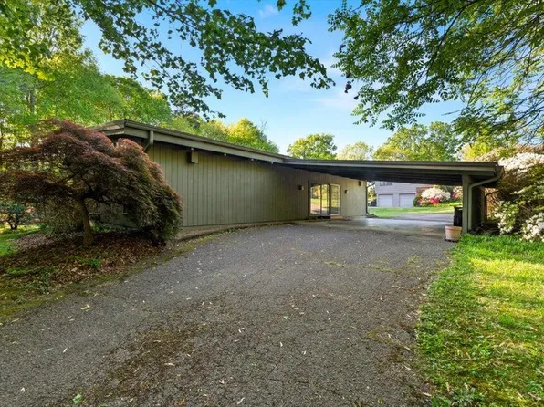 114 Matlock Ave, Athens, TN 37303