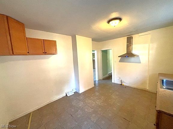 5th image of 3729 E 149th St