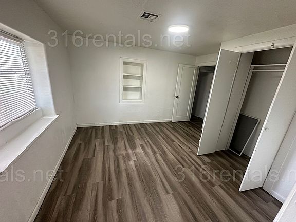 5th image of 1801 S Glenn St
