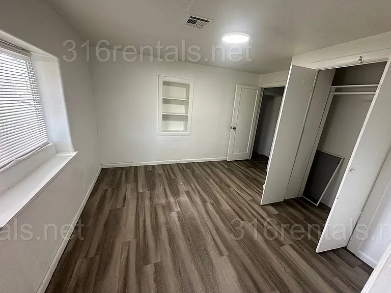 1801 S Glenn St — Photo 5