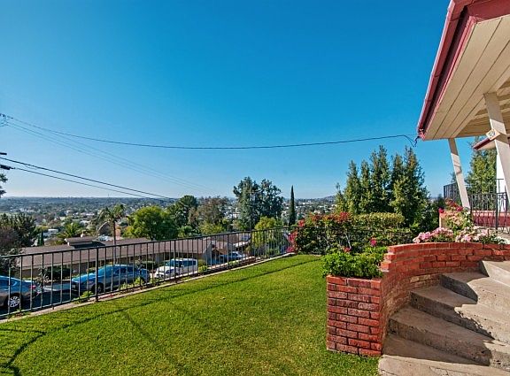 4th image of 4347 Avon Dr