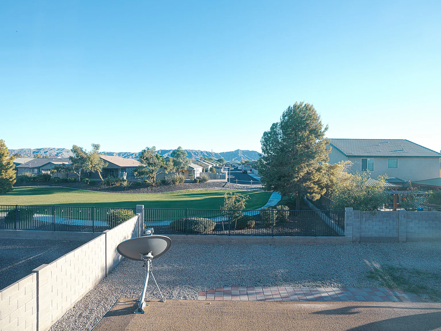 4 bed, 2350 sqft, $2,200 — Photo 2