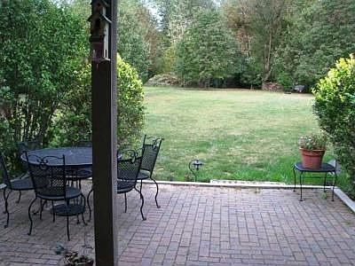 3rd image of 930 Dunvegan Cir