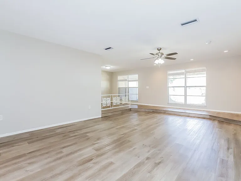 144 Shelley Dr — Photo 5