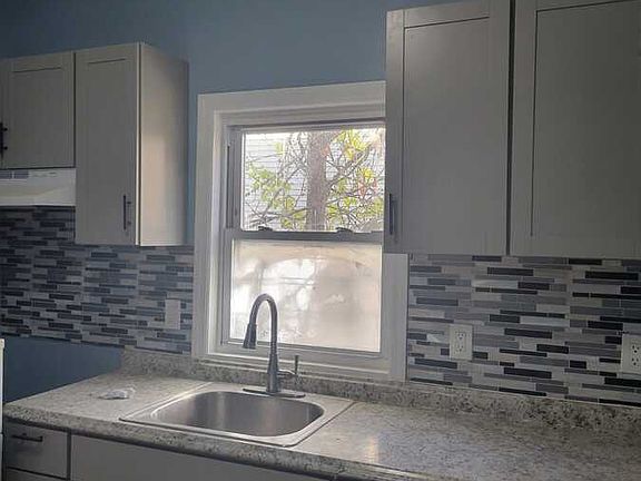 2nd image of 34 Oak St Floor 1