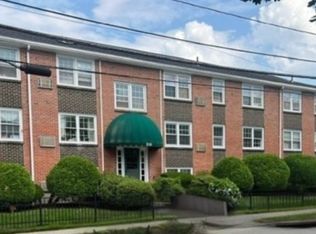 210 Hillside Ave APT 12A, Needham, MA 02494