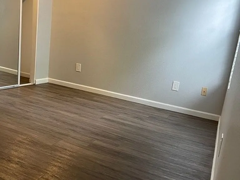 Villa Rivera Apartments — Photo 6