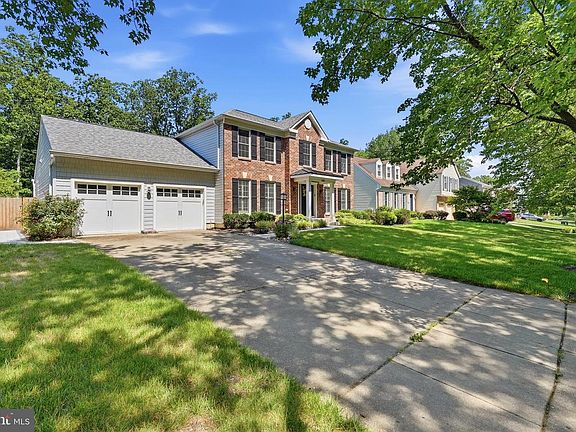 3rd image of 348 Butternut Ct