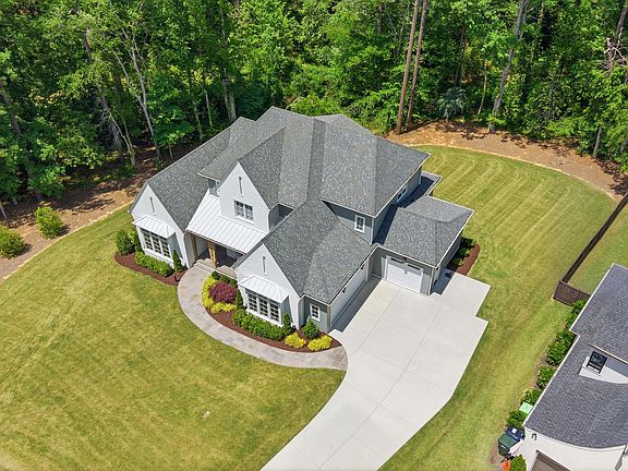 3rd image of 3424 Edgemont Dr