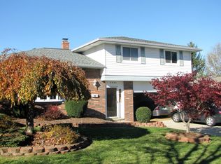 7442 Meadow Ln, Parma, OH