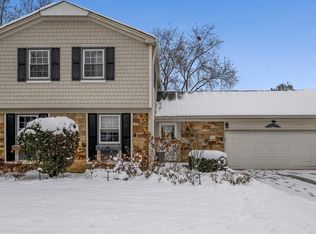 440 Burnt Ember Ln, Buffalo Grove, IL 60089