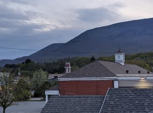 31 Memorial Ave, Manchester Center, VT 05255