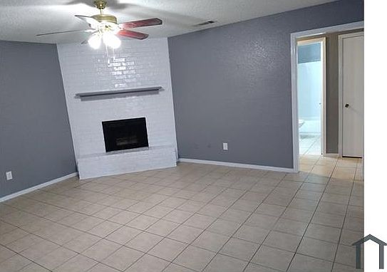 2nd image of 2623 Cottonwood Ln #2625
