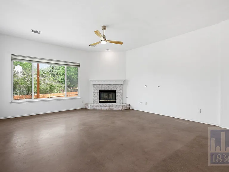 2217 Speidel Dr — Photo 9