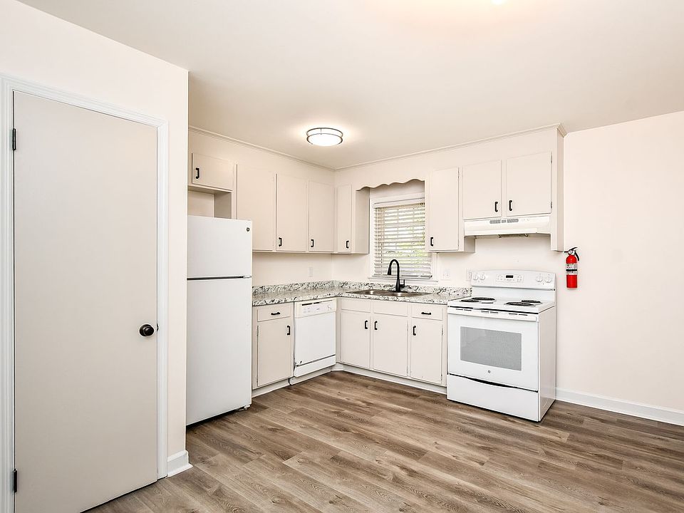 1st image of 10 Orleans Ct #0