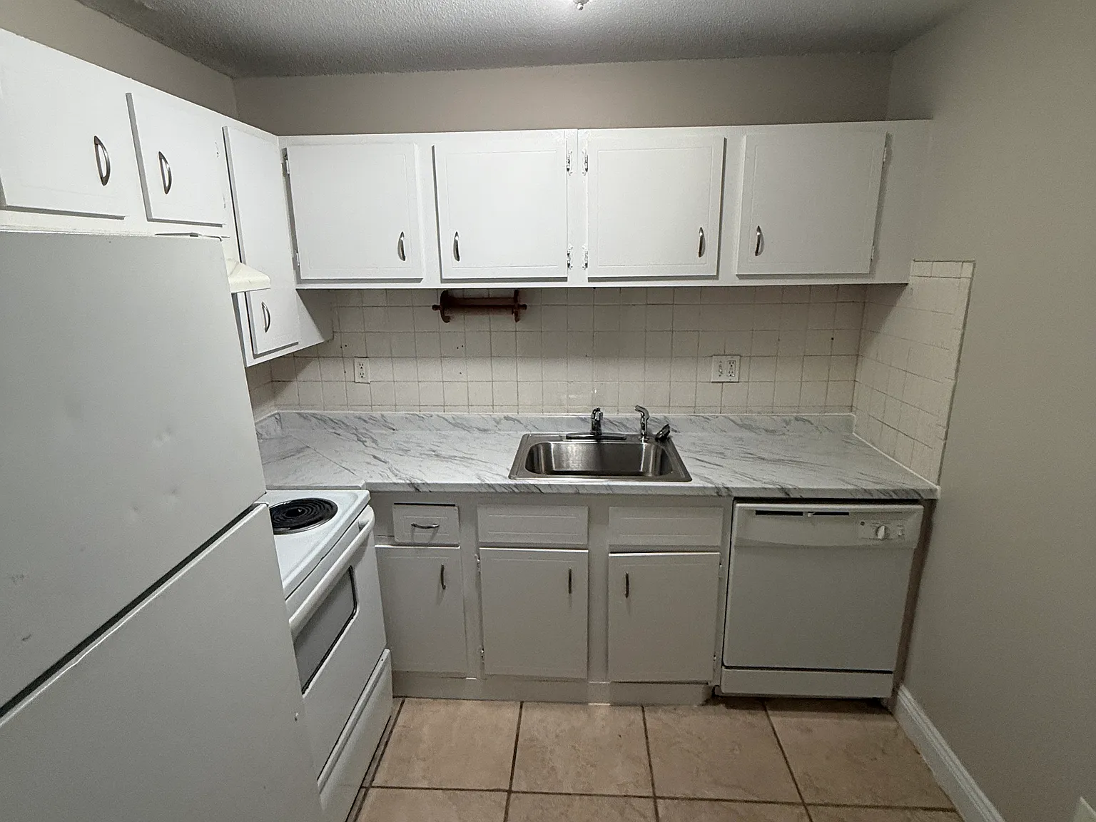 1 bed, 648 sqft, $1,800 — Photo 3