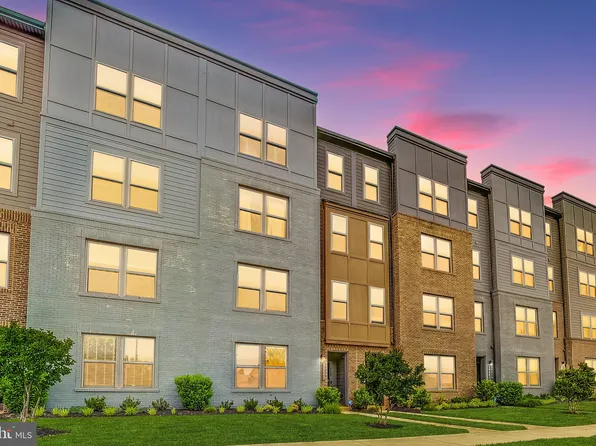 10447 Ratcliffe Trl, Manassas, VA 20110