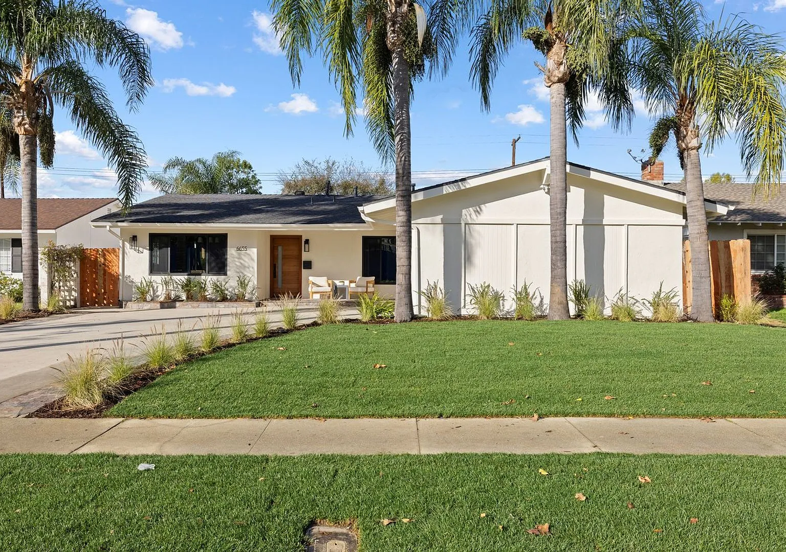 Newly Renovated Home in the Heart of West Hills! — Photo 1