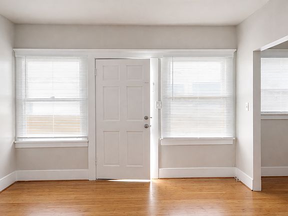 5th image of 306 1/2 N Broadway APT 9