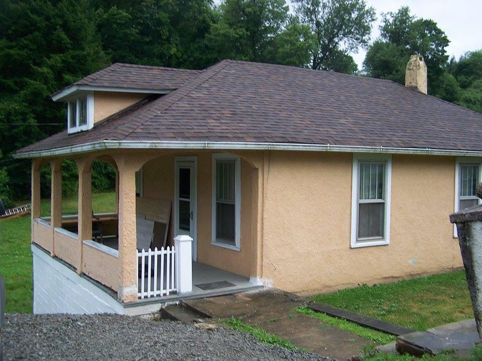 front of house (NEW ROOF)