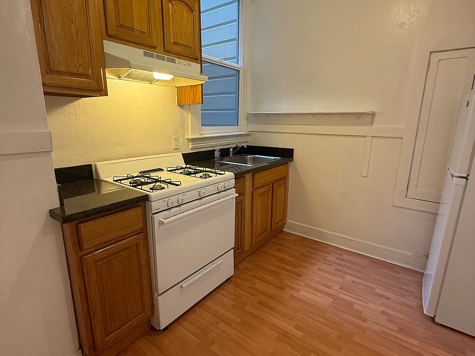 1st image of 1670 Clay St APT 3