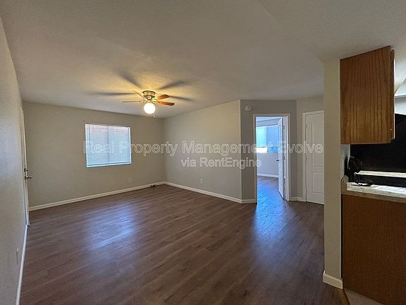 4th image of 1336 E Mountain View Rd Unit 104