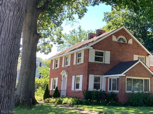 7 Coveland Dr, Avon Lake, OH 44012