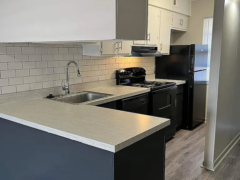 1830 E Johnson Ave #19 — Photo 3