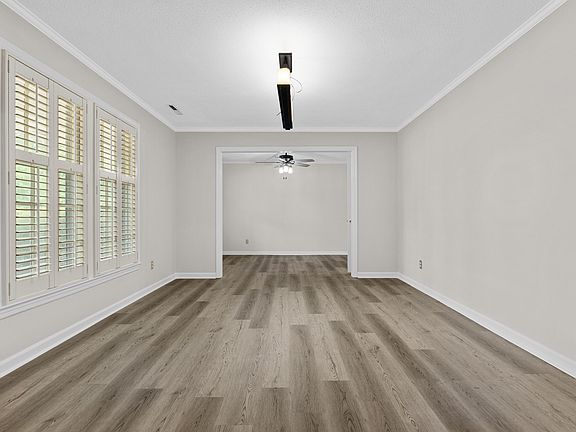 3rd image of 731 Covington St