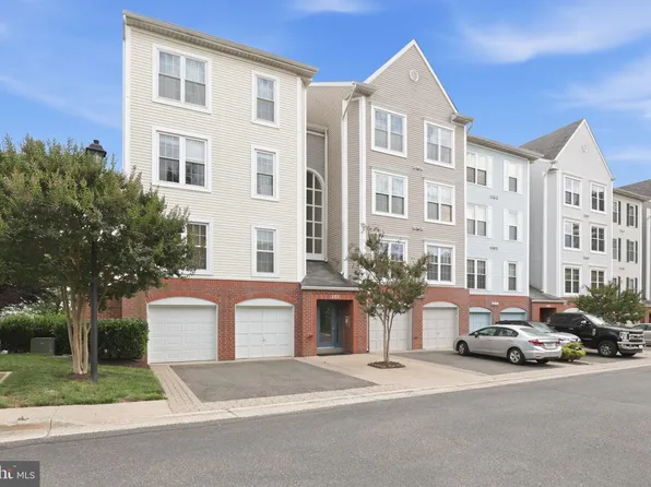 277 S Pickett St APT 302, Alexandria, VA 22304
