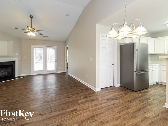 3rd image of 1617 Kay St