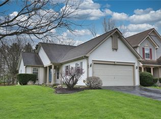 105 Cranbrook Ter, Webster, NY 14580