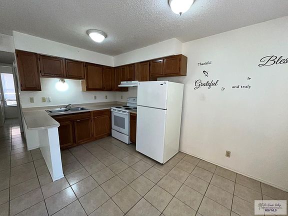 4th image of 602 Scotch St #2