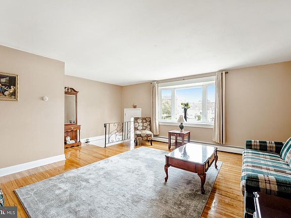 5th image of 11916 Templeton Dr