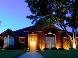805 Saint Johns Dr, Mansfield, TX 76063
