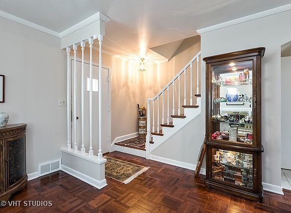3rd image of 6 Williamsburg Cir