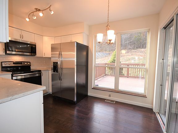 5th image of 1643 Whispering Creek Dr