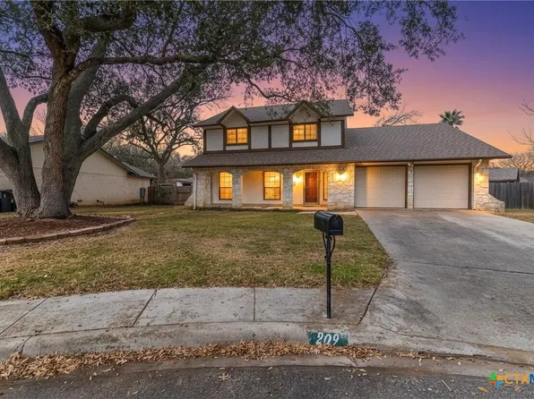 209 Coventry Ln, Seguin, TX 78155