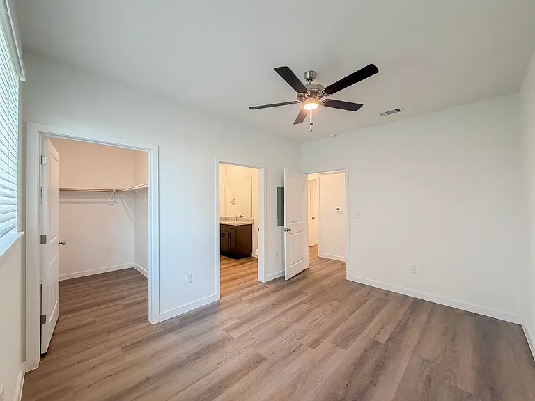 Beyond The Bend Apartments — Photo 53