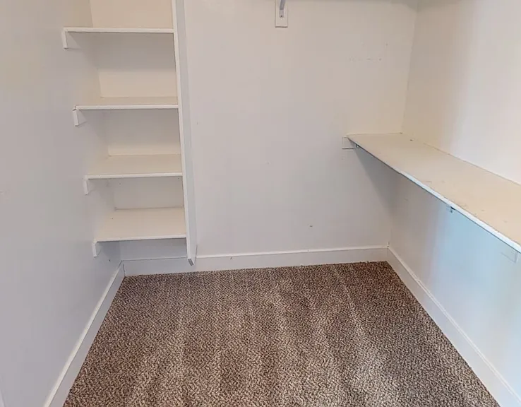 246 E Bridgewater Ln — Photo 8