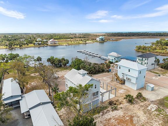 5th image of 207 Westwind Way