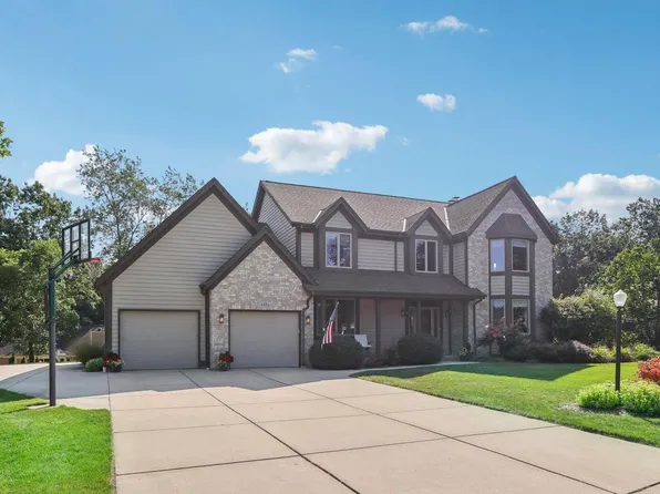 4494 South 121st STREET, Greenfield, WI 53228