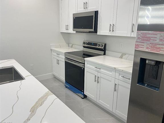 3rd image of 4622 27th St SW