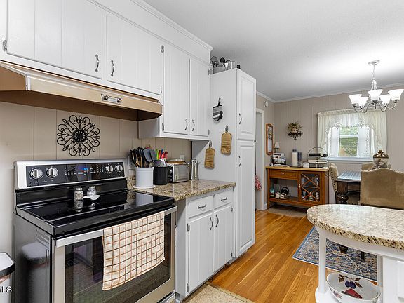 26th image of 441 Merriwood Dr