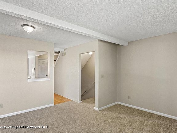 4th image of 1024 E 7th St