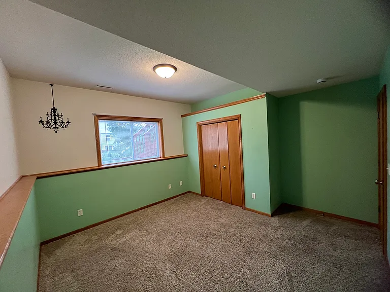 929 Plymouth Ln NW — Photo 25