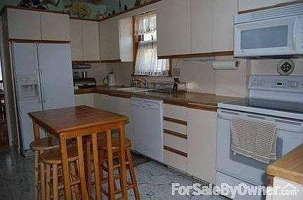 Kitchen. : With skylight that opens.