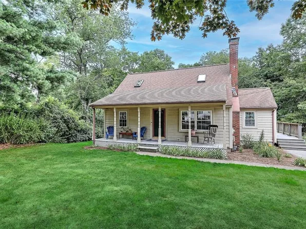 103 Walnut St, Mansfield, MA 02048