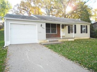 47 Parklane Cir, Bettendorf, IA 52722