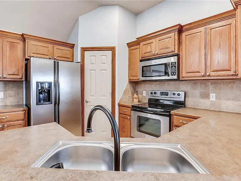 1413 Camber St — Photo 9